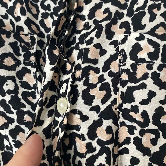 Loft Animal Print Long Sleeve Button Up Blouse Top Size Small - Picture 4 of 8